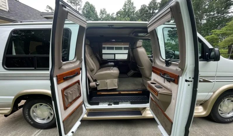
								1999 Ford Econoline E-150 Sherrod Conversion Van full									