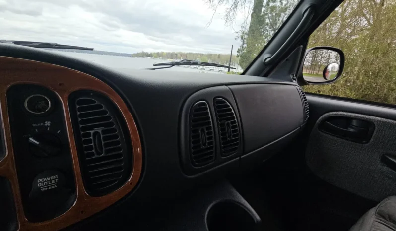 
								2001 Dodge Ram 1500 DMC Conversion Van full									