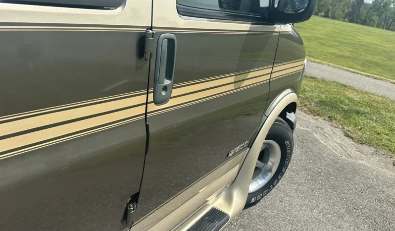 
								2002 Chevrolet Express G1500 Sherrod Conversion Van full									