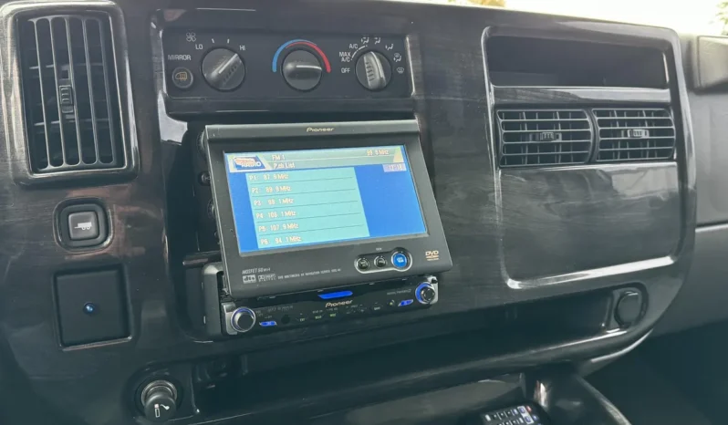 
								2006 Chevrolet Express Southern Comfort Conversion Van full									