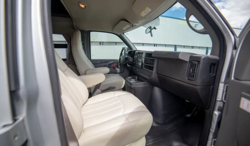 
								2010 Chevrolet Express 3500 Airstream Avenue Class B Coach full									