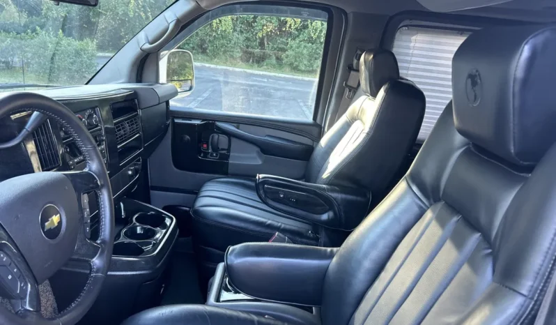 
								2013 Chevrolet Express Explorer Limited SE Conversion Van full									