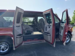 
										2001 Ford Econoline E-350 Super Duty Waldoch Conversion Van full									