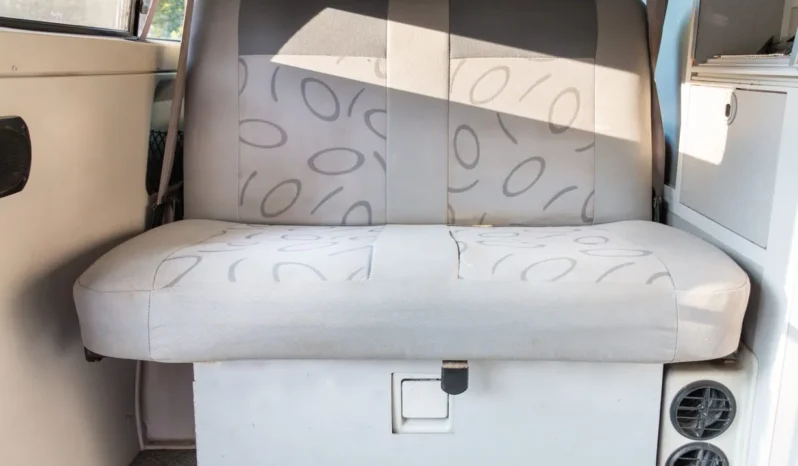 
								2001 Volkswagen EuroVan Winnebago Camper full									