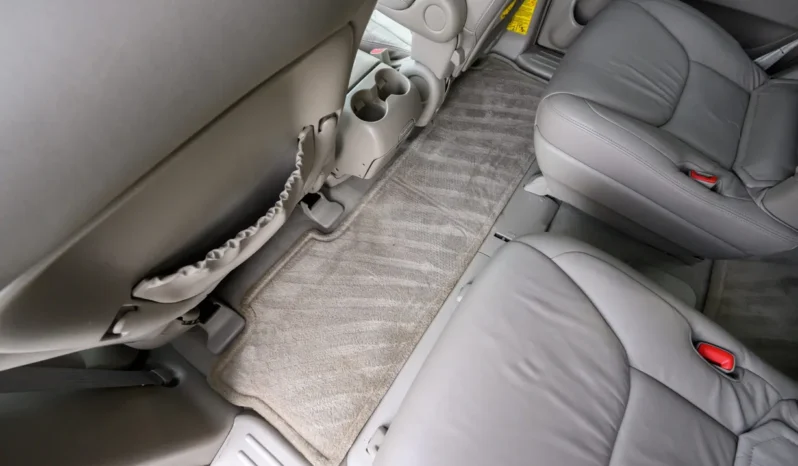 
								2004 Toyota Sienna XLE full									