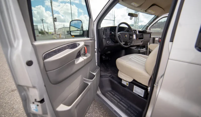 
								2010 Chevrolet Express 3500 Airstream Avenue Class B Coach full									