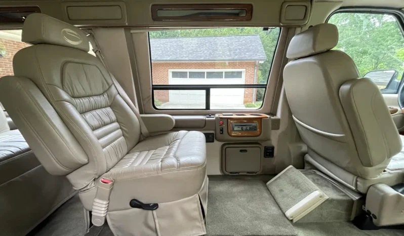 
								1999 Ford Econoline E-150 Sherrod Conversion Van full									
