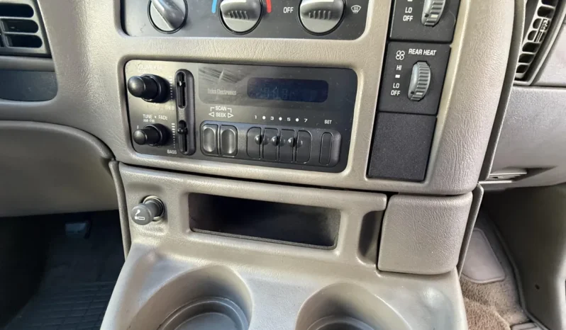 
								2000 Chevrolet Astro AWD full									