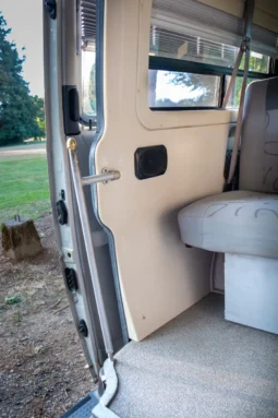
										2001 Volkswagen EuroVan Winnebago Camper full									