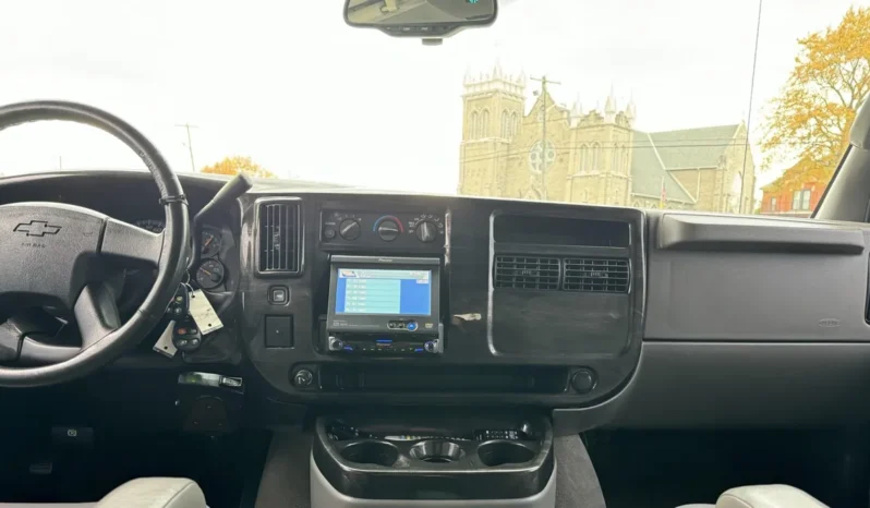 
								2006 Chevrolet Express Southern Comfort Conversion Van full									
