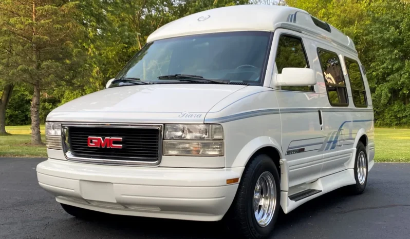 
								1995 GMC Safari AWD Conversion Van full									