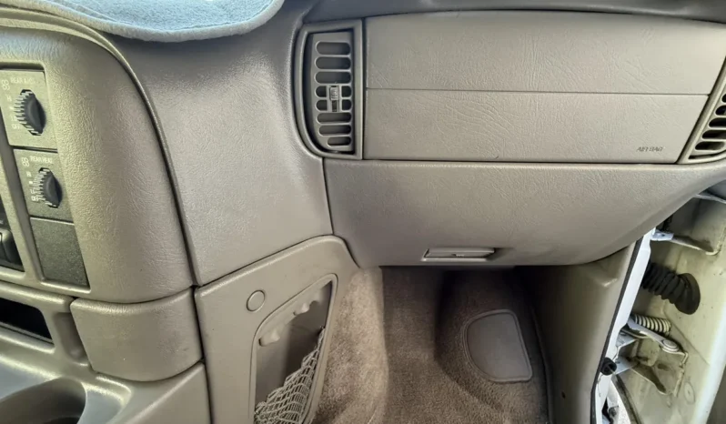 
								2000 Chevrolet Astro AWD full									