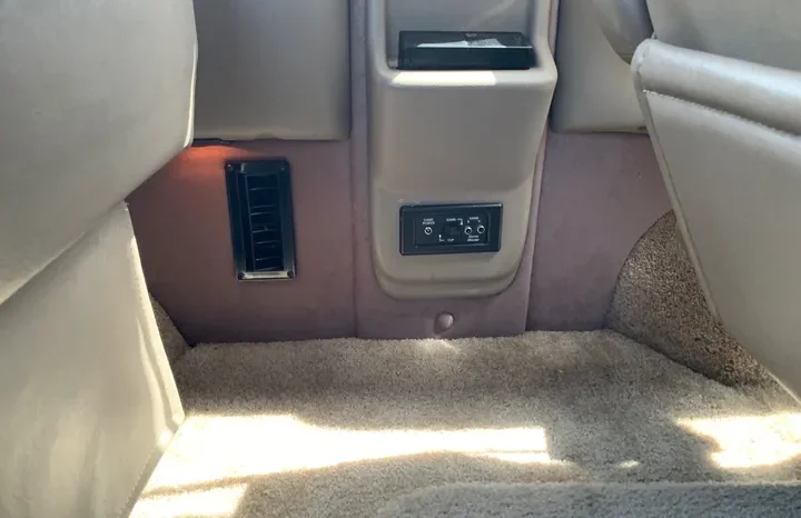 
								2001 Ford Econoline E-350 Super Duty Waldoch Conversion Van full									