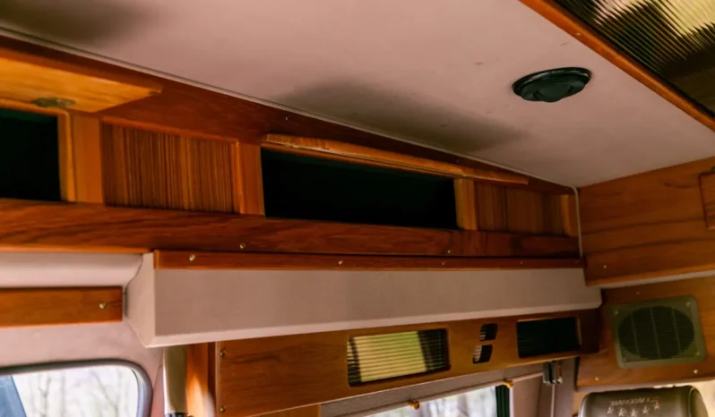 
								1994 Ford E-150 Econoline Starcraft Conversion Van full									