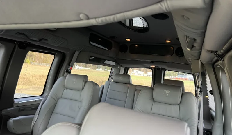 
								2010 Chevrolet Express Explorer Limited SE Conversion Van full									