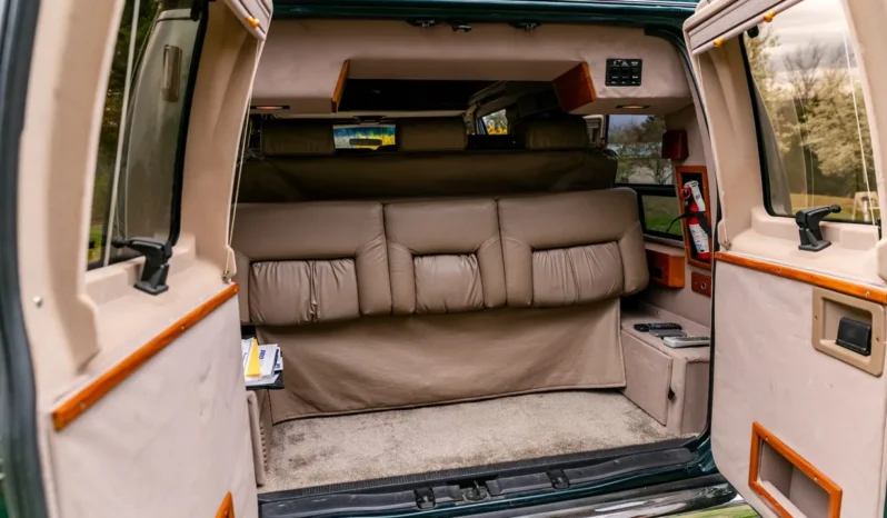 
								1994 Ford E-150 Econoline Starcraft Conversion Van full									