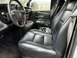 
										2008 GMC Savana 1500 AWD Conversion Van full									