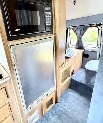 
								1995 Chevrolet G30 RV Conversion by Coachmen Vans full									
