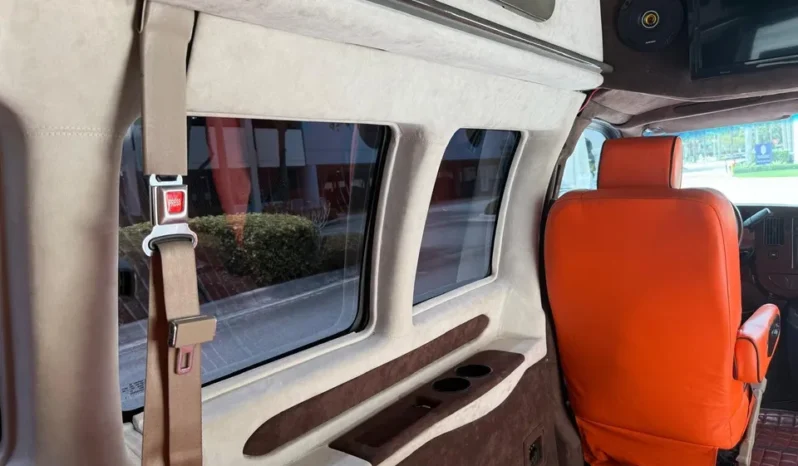 
								2013 GMC Savana G2500 Explorer Conversion Van full									