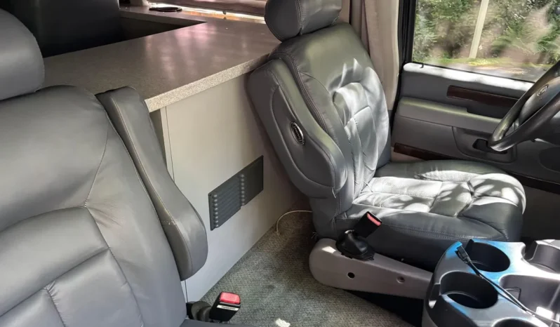 
								2007 Ford E-250 Super Duty Luxury Conversion Van full									