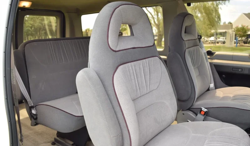 
								1997 Ford E-350 Club Wagon Chateau 7.3L Power Stroke full									