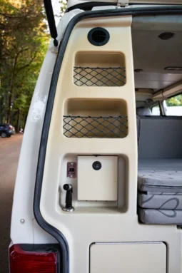 
										2001 Volkswagen EuroVan Winnebago Camper full									