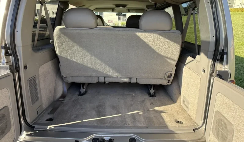 
								2003 Chevrolet Astro AWD full									