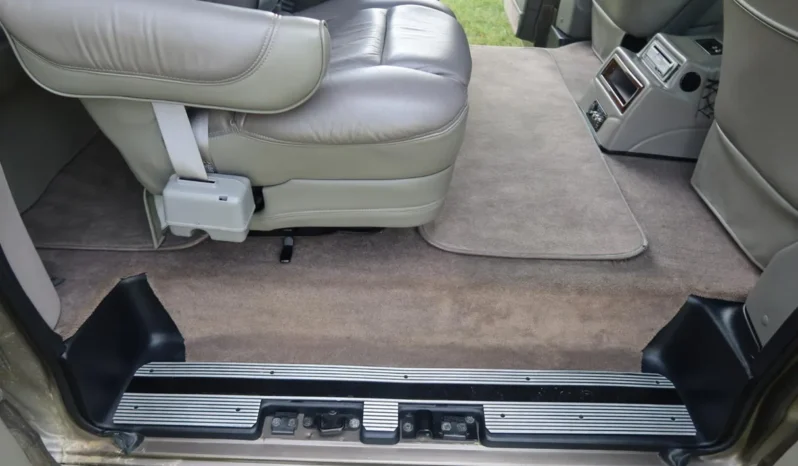 
								2004 GMC Savana 1500 Explorer Limited S Conversion Van full									