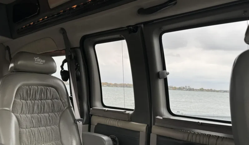 
								2006 Chevrolet Express Southern Comfort Conversion Van full									