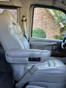 
										2007 Chevrolet Express Explorer Limited SE Conversion Van full									