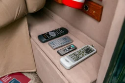 
										1994 Ford E-150 Econoline Starcraft Conversion Van full									