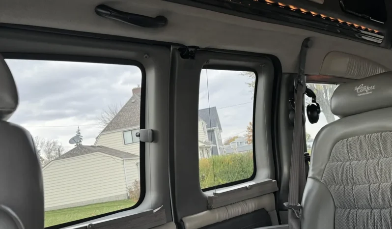 
								2006 Chevrolet Express Southern Comfort Conversion Van full									