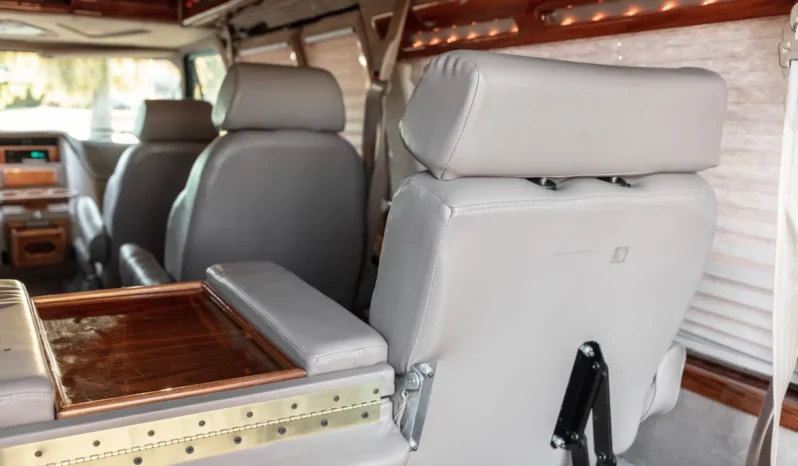 
								1995 Chevrolet G20 Conversion Van full									