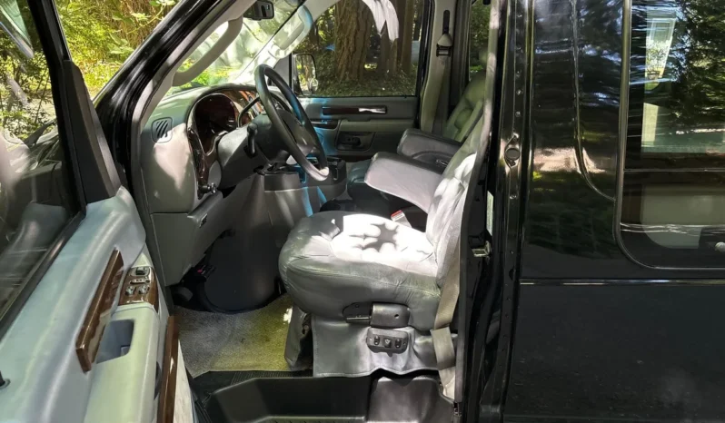 
								2007 Ford E-250 Super Duty Luxury Conversion Van full									