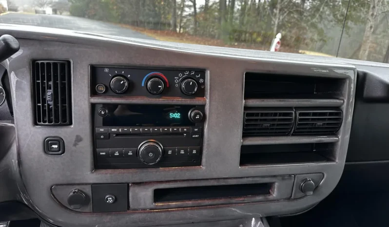 
								2008 GMC Savana 1500 AWD Conversion Van full									