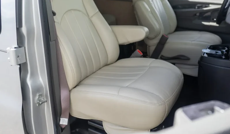 
								2010 Chevrolet Express 3500 Airstream Avenue Class B Coach full									