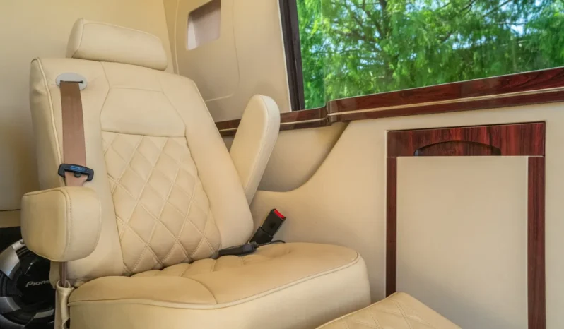 
								2012 Mercedes-Benz Sprinter 2500 Executive Coach full									