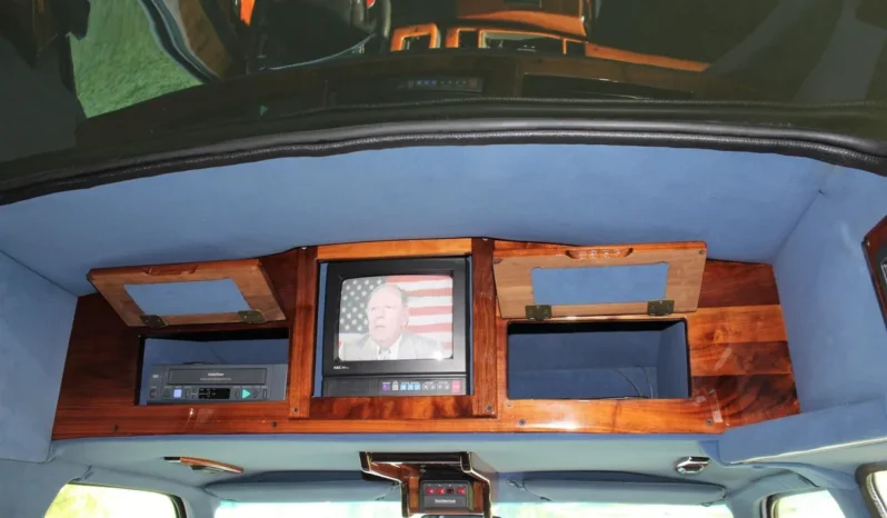 
								1995 GMC Safari AWD Conversion Van full									