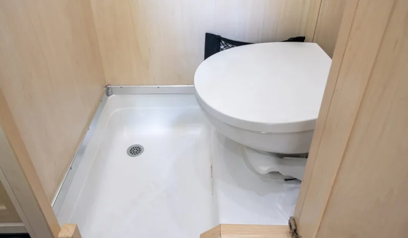 
								2021 Pleasure-Way Ontour 2.0 Class B Motorhome full									