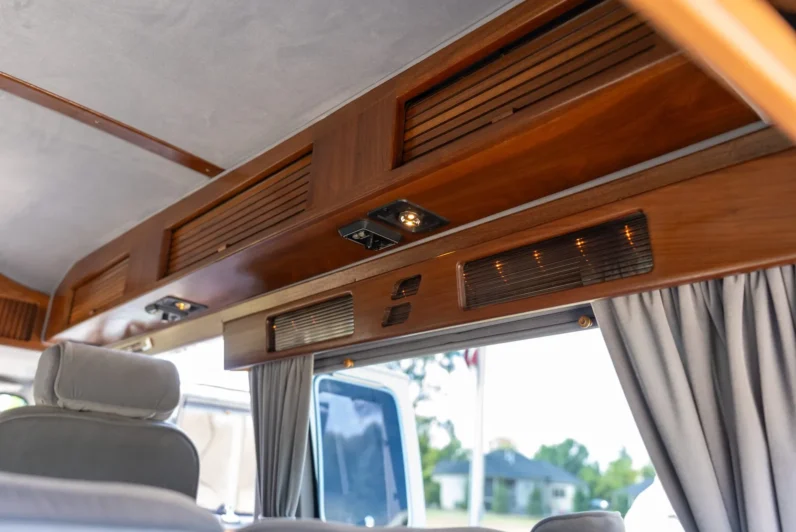 
								1991 GMC Vandura 2500 Starcraft Conversion Van full									