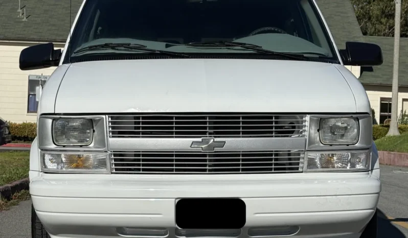 
								2000 Chevrolet Astro AWD full									