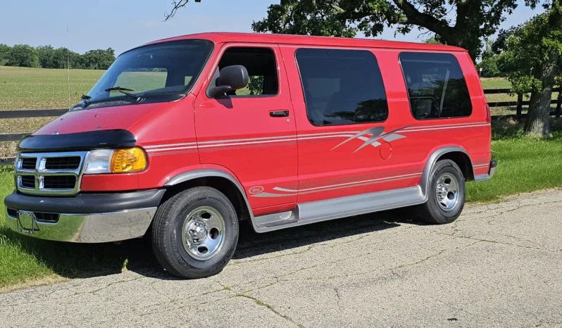 
								2001 Dodge Ram 1500 DMC Conversion Van full									