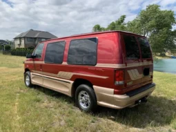 
										2001 Ford Econoline E-350 Super Duty Waldoch Conversion Van full									