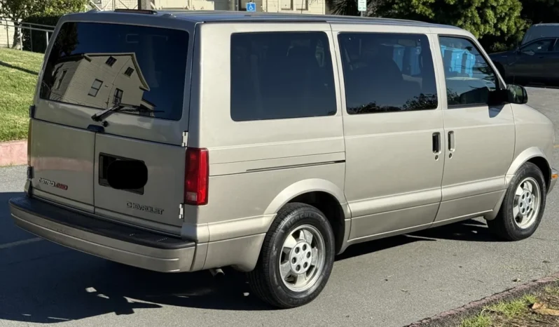 
								2003 Chevrolet Astro AWD full									