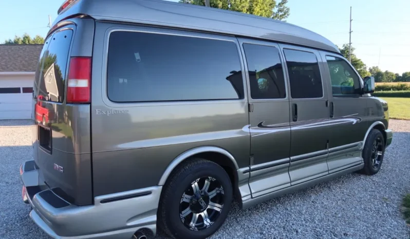 
								2004 GMC Savana 1500 Explorer Limited S Conversion Van full									