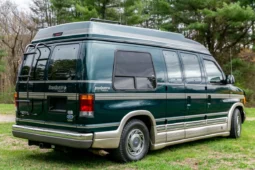 
										1994 Ford E-150 Econoline Starcraft Conversion Van full									