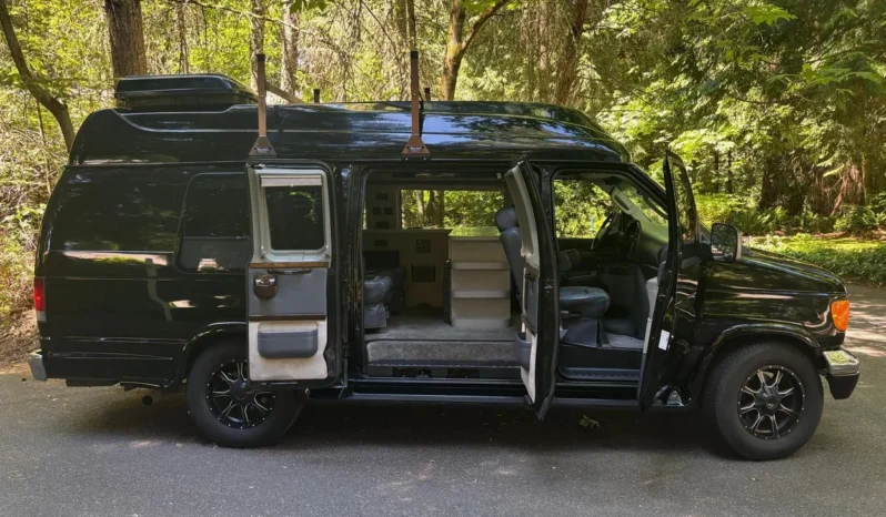 
								2007 Ford E-250 Super Duty Luxury Conversion Van full									