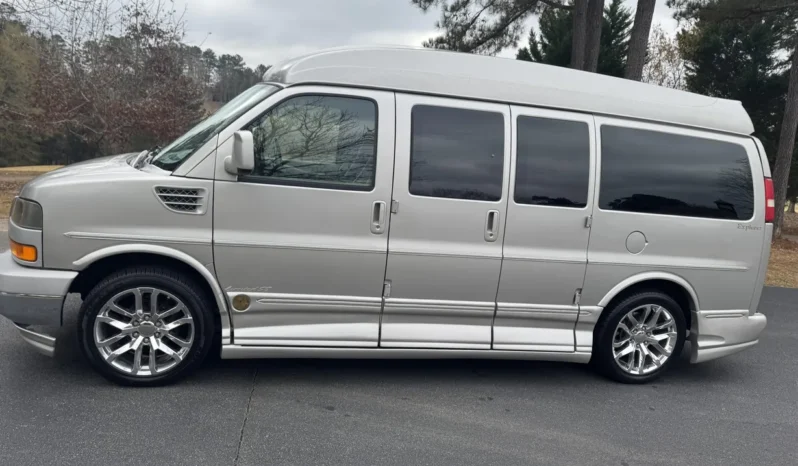 
								2008 GMC Savana 1500 AWD Conversion Van full									