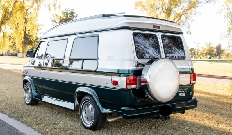 
								1995 Chevrolet G20 Conversion Van full									
