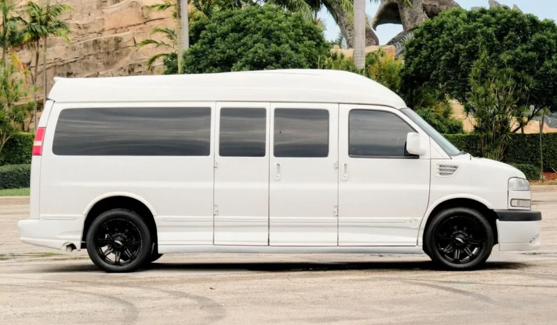 
								2013 GMC Savana G2500 Explorer Conversion Van full									